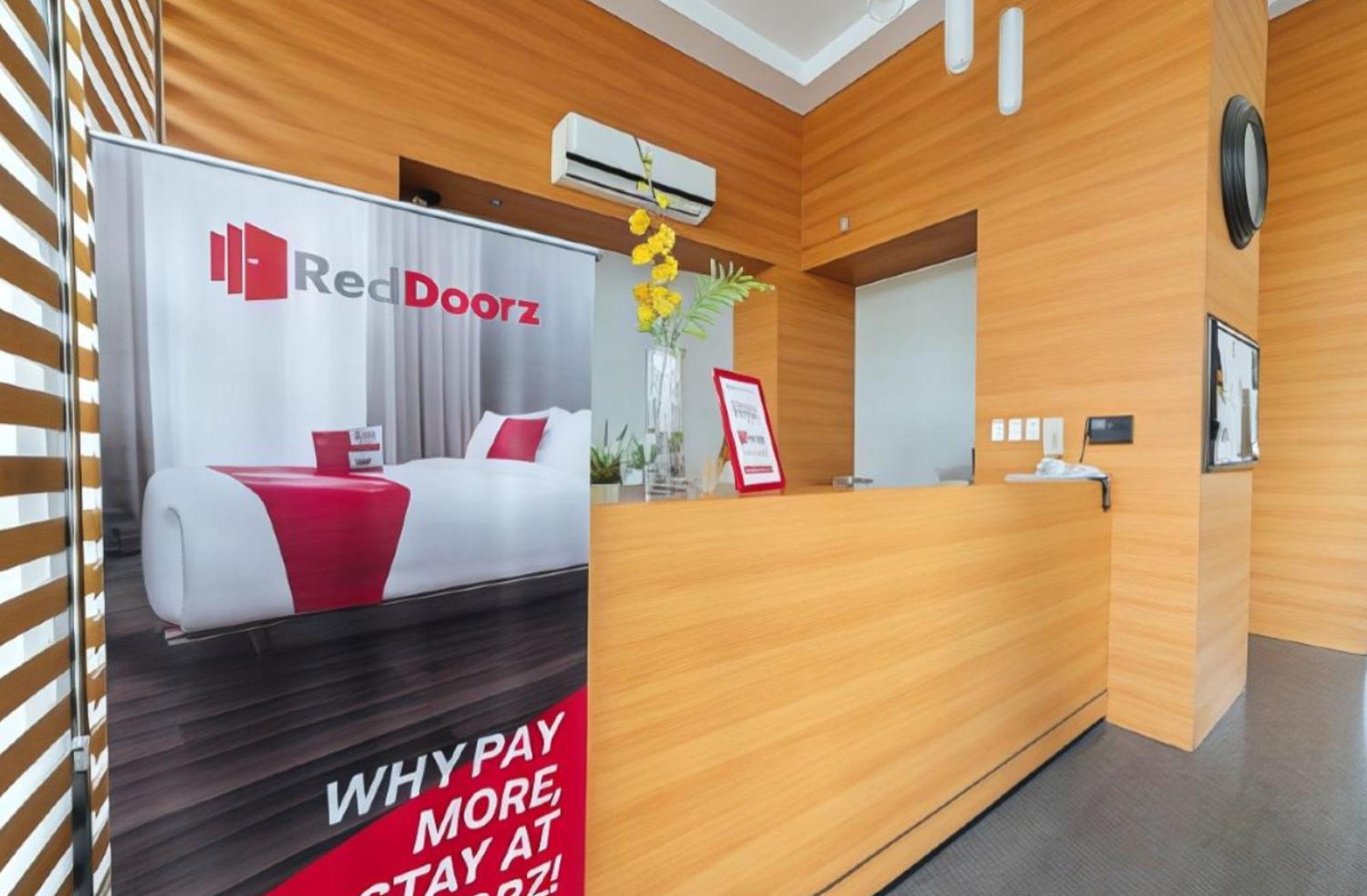 Reddoorz Plus @ Roxas Street Davao Exterior foto